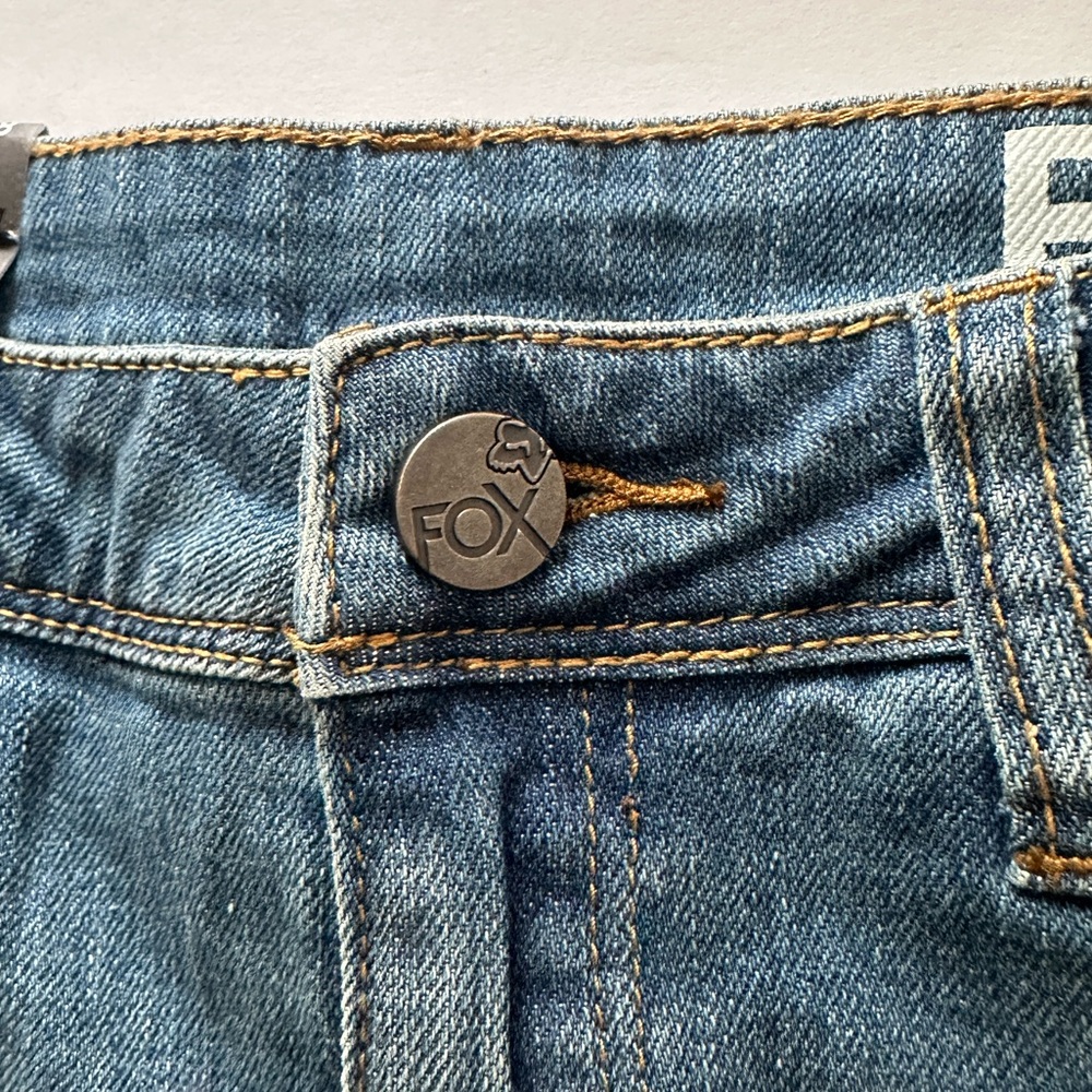 Fox Racing || Womans Denim Dylan Short Shorts Size 7 / 28 - Picture 3 of 10